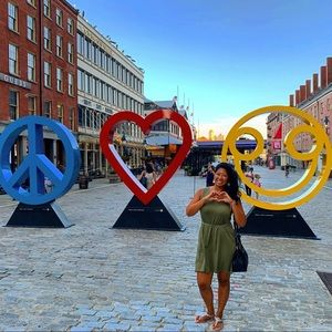 Meet your Posher, Lauren